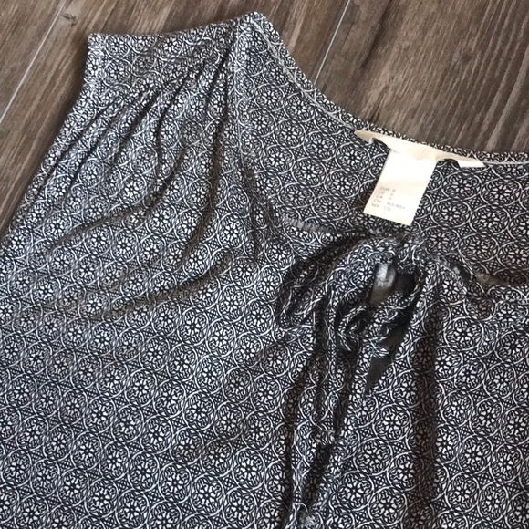 H&M Summer Dress Medallion print black/white High/Low elasticized waist - Picture 4 of 7